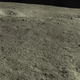 Imagen para el artículo titulado La extraña formación cúbica sobre la superficie de la Luna ha resultado ser una roca